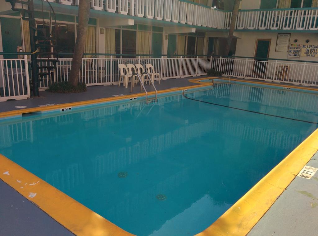 Wayfarer Motel Миртъл Бийч Екстериор снимка